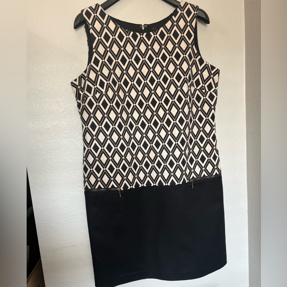 Worthington Black & Cream Geometric Sheath Dress Size 12 Bronze Zip Pockets